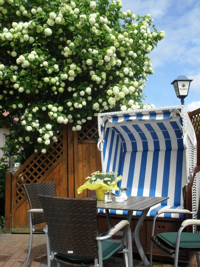 Hotel-Pension Zur Mole Wiek auf Ruegen Exterior photo